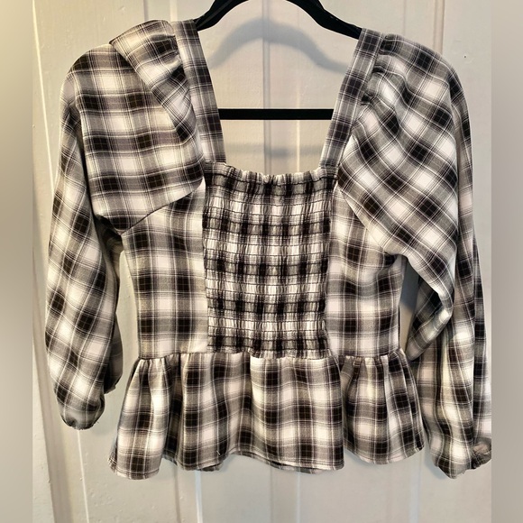 Black & White Plaid Heart-Shaped Peasant Blouse - Picture 2 of 3
